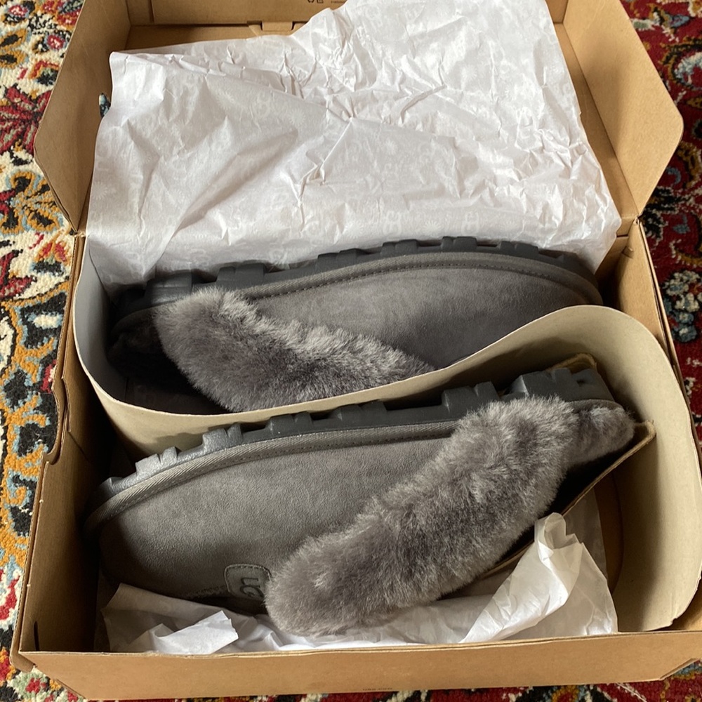 NWT Size 10 Grey UGG Coquette Slippers